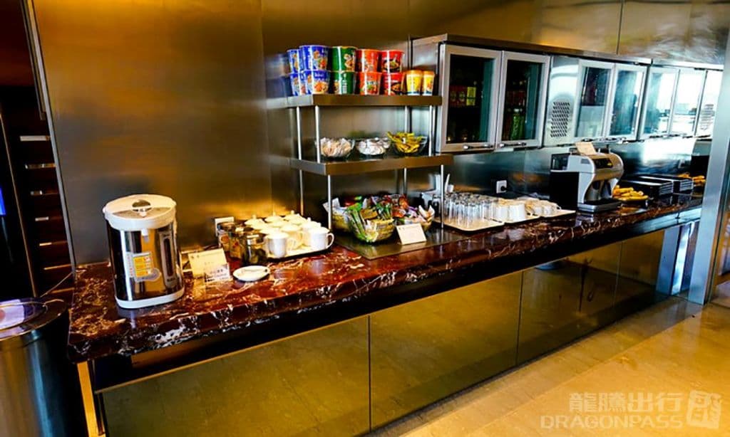 First Class Lounge No.9 - 4
