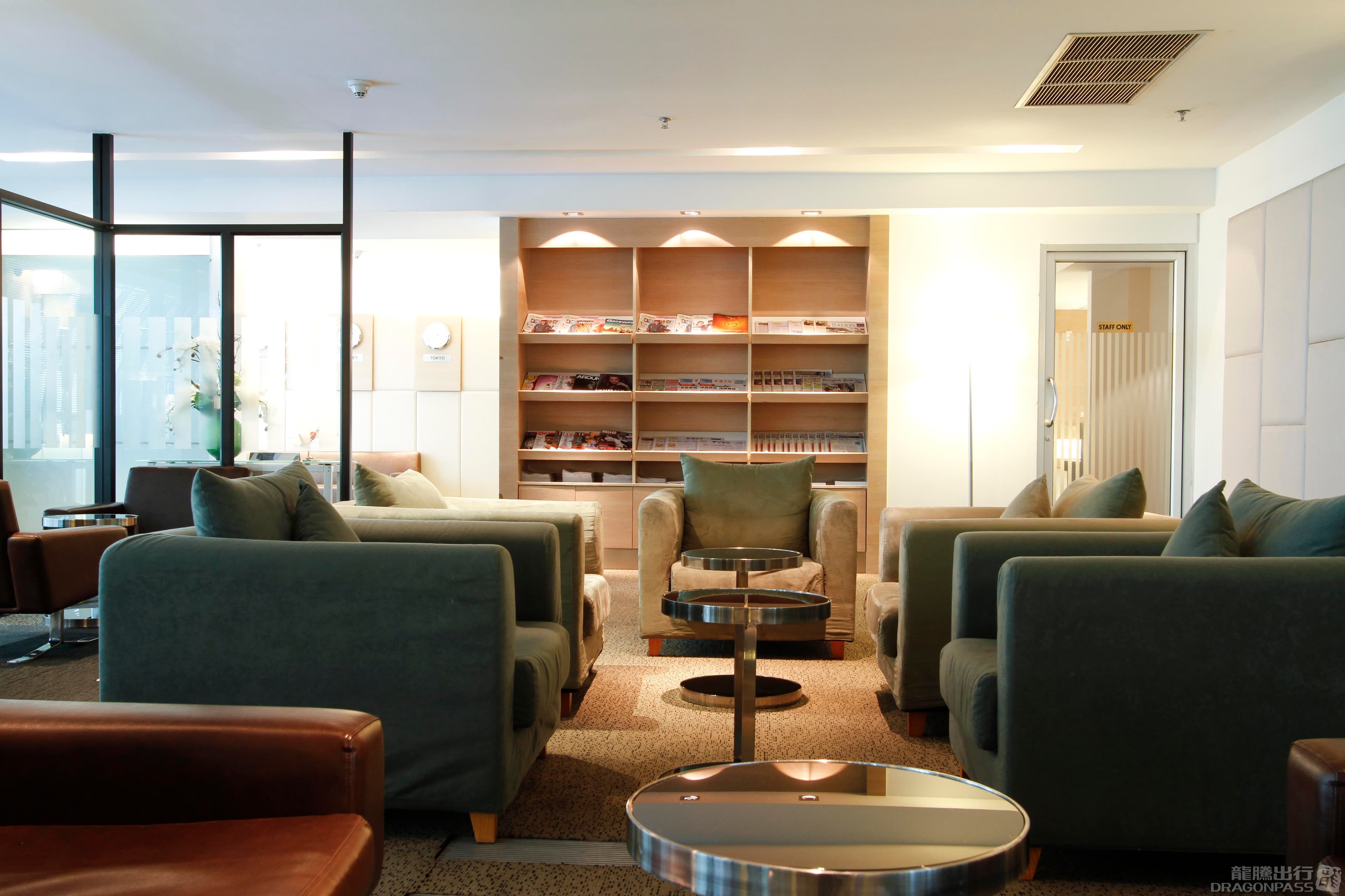 Miracle First Class Lounge - 1