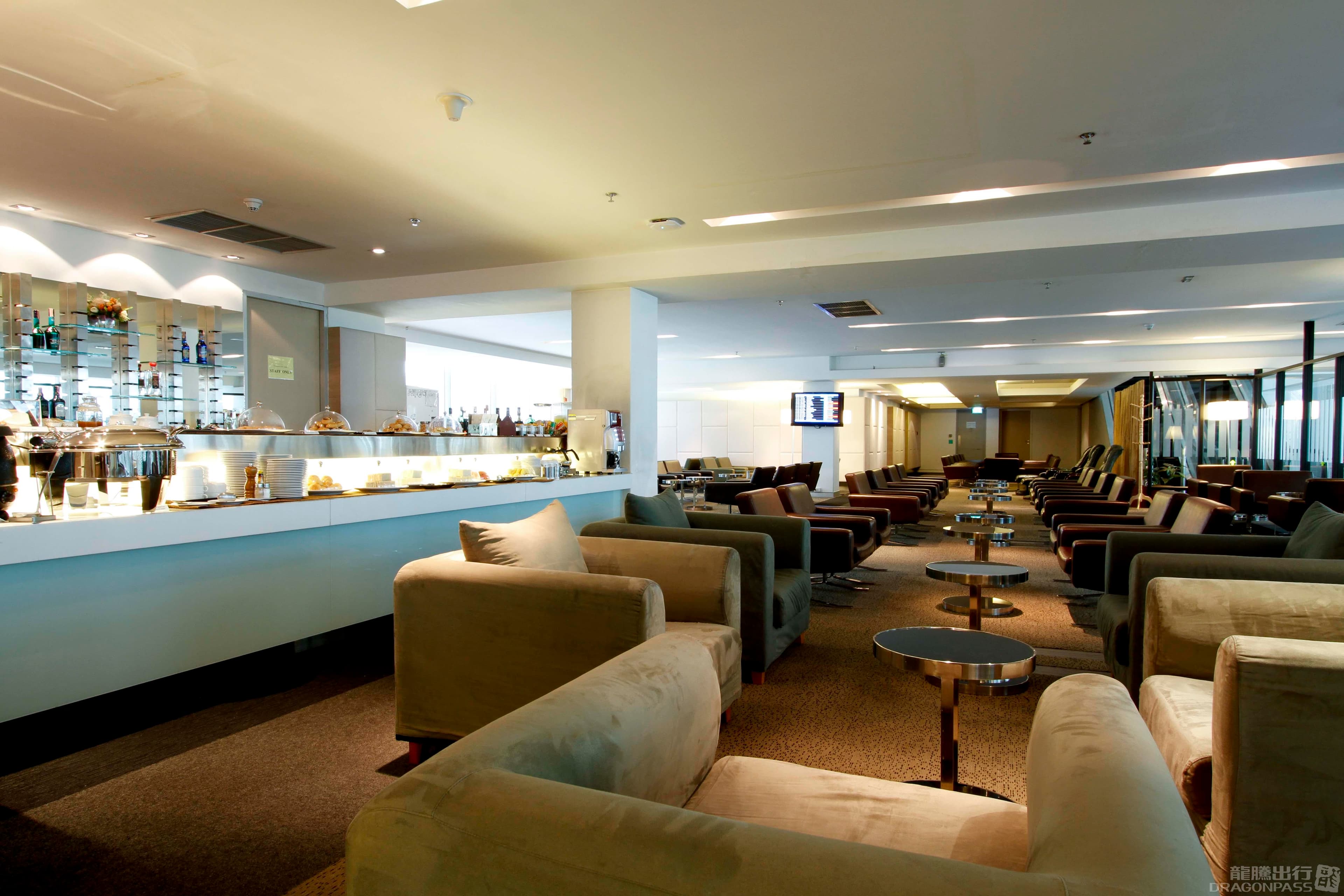 Miracle First Class Lounge - 3
