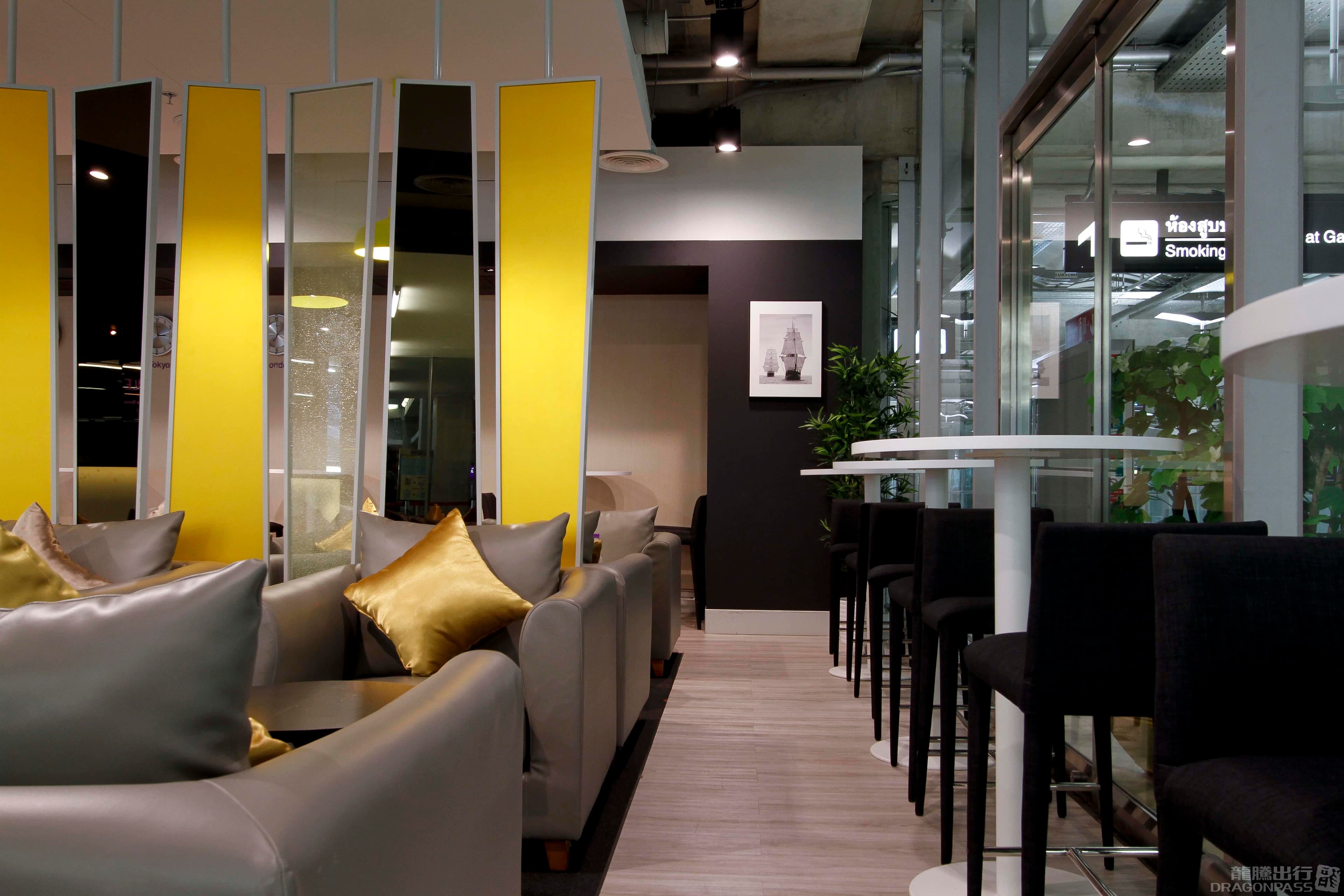 Miracle First Class Lounge - 2
