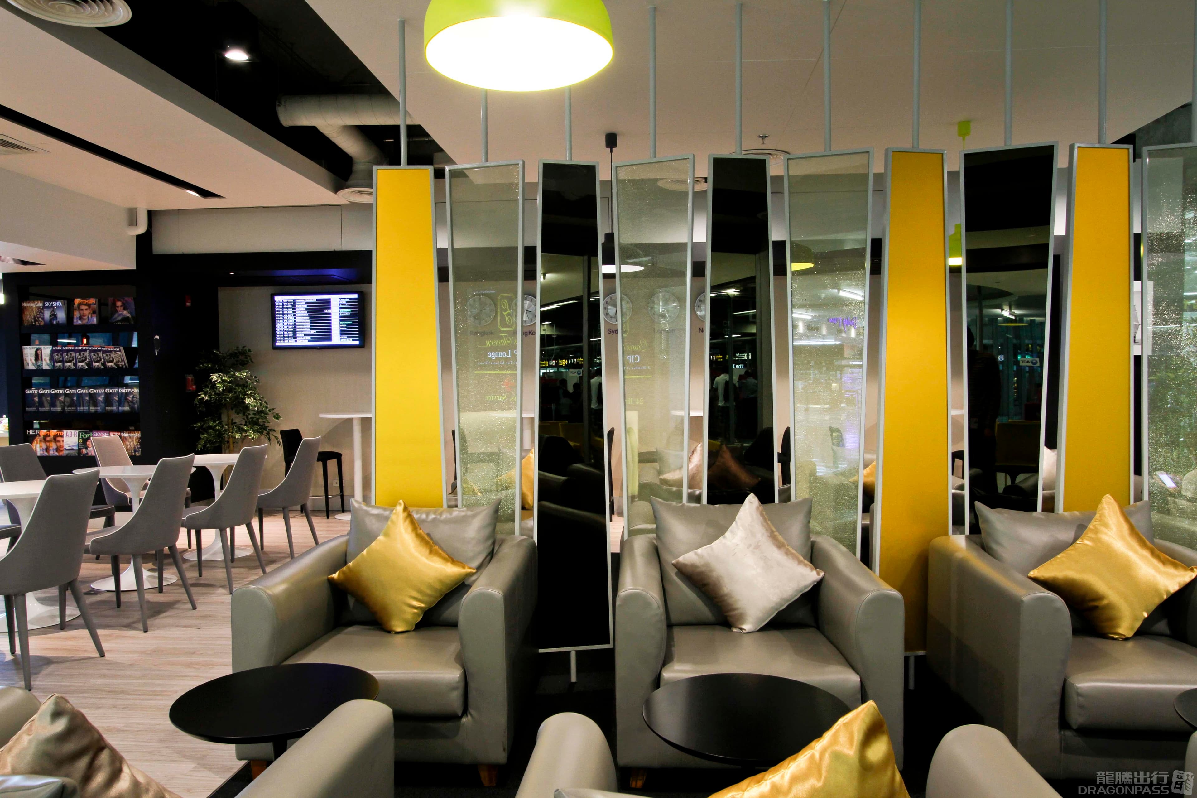 Miracle First Class Lounge - 3