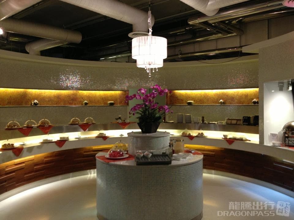 Miracle First Class Lounge - 2