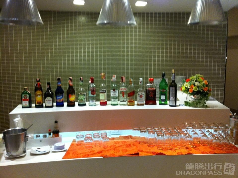 Miracle First Class Lounge - 3