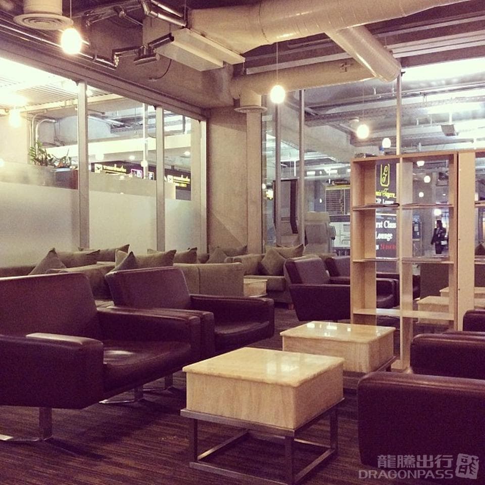 Miracle First Class Lounge - 1
