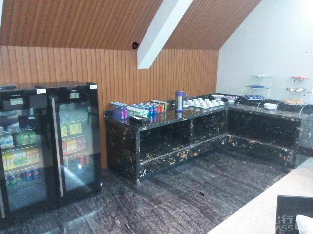 First Class Lounge - 2