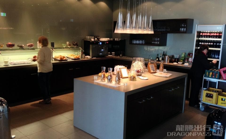 Hugo Junkers Lounge - 1