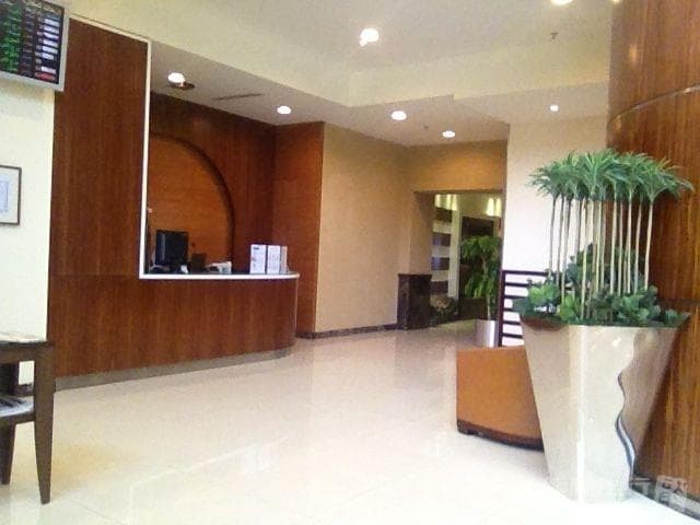 First Class Lounge - 2