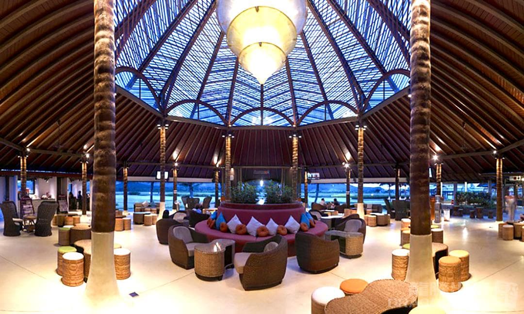 Blue Ribbon Club Lounge - 1