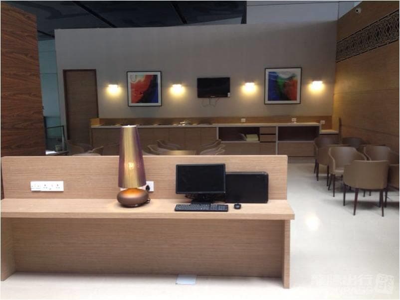 Travel Club Lounge (Intl) - 2