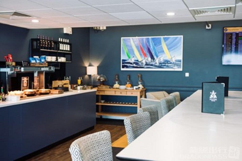 The Spitfire Lounge - 1