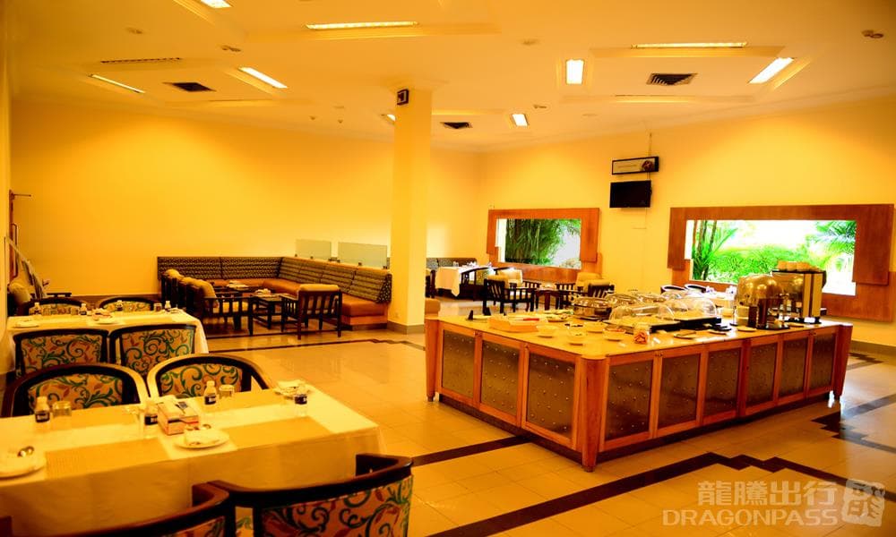 Earth Lounge (Domestic) - 2