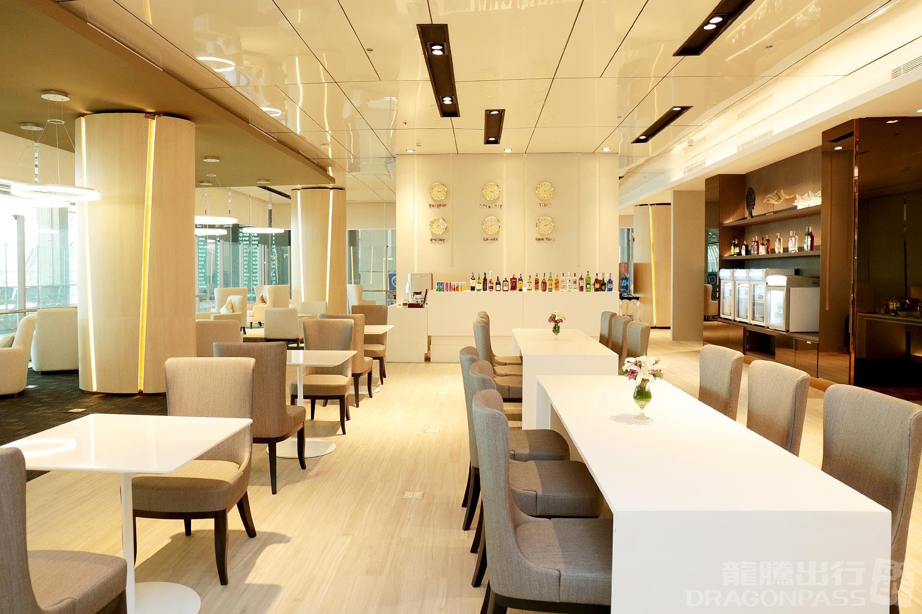 Miracle First Class Lounge - 3