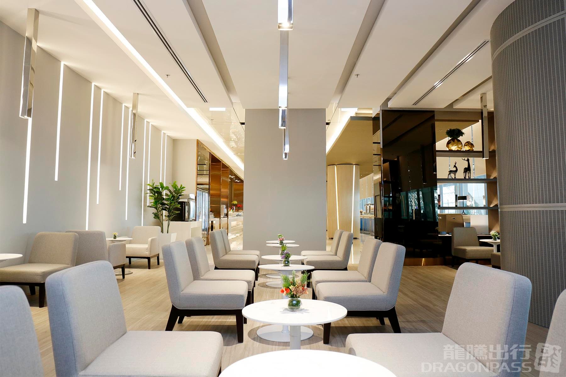Miracle First Class Lounge - 4
