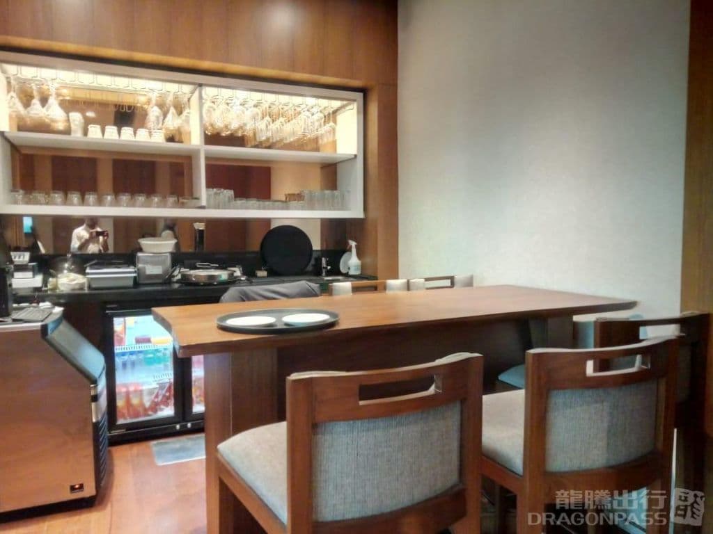 Bird Lounge - 2