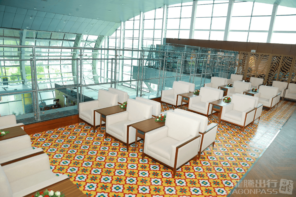 The Lounge (International) - 3