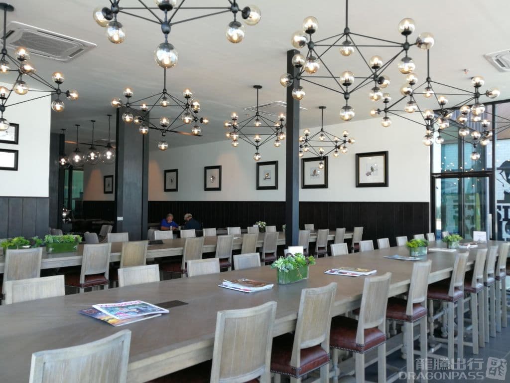 Coral Premium Lounge - 1