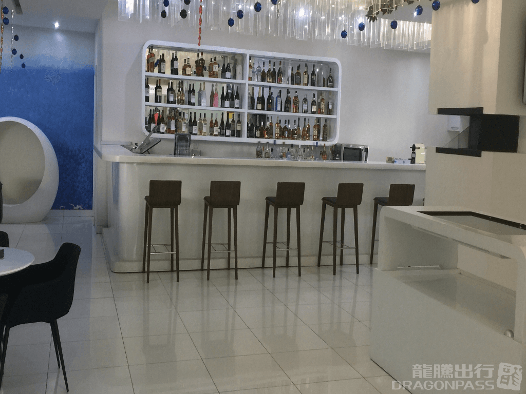 First Lounge - 3