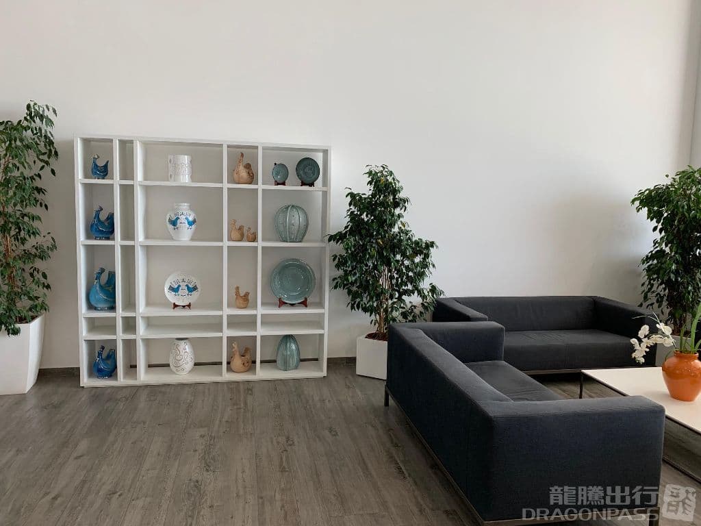 Club Lounge - 4