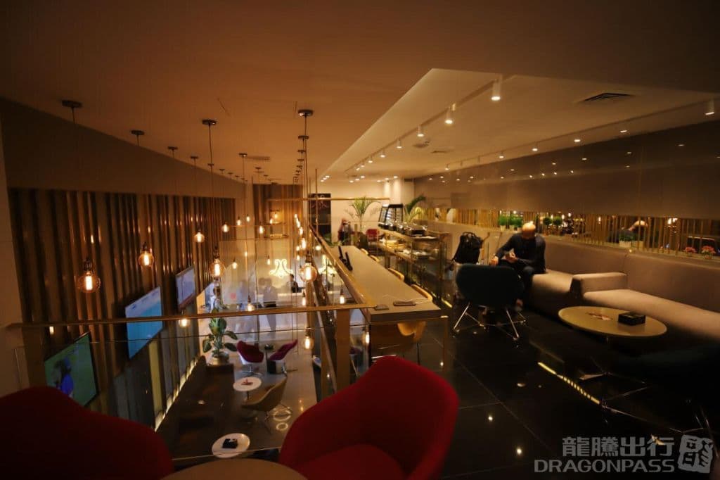 Majestic Lounge - 2