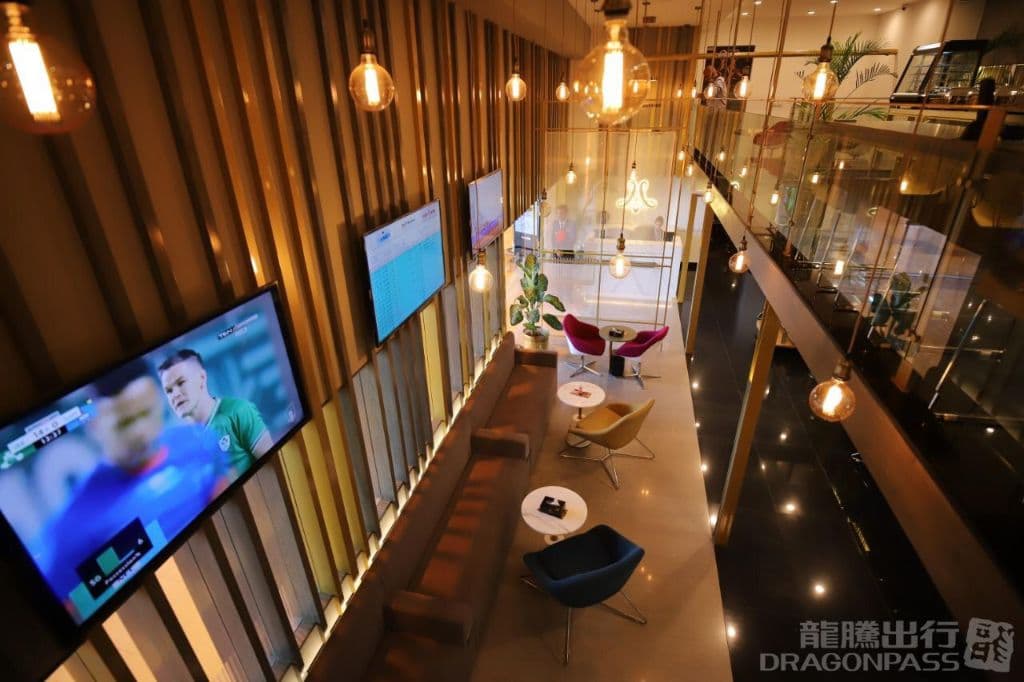 Majestic Lounge - 3