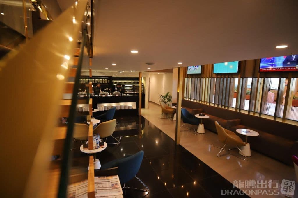 Majestic Lounge - 4