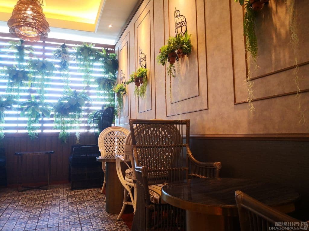 Blue Ribbon Lounge - 2