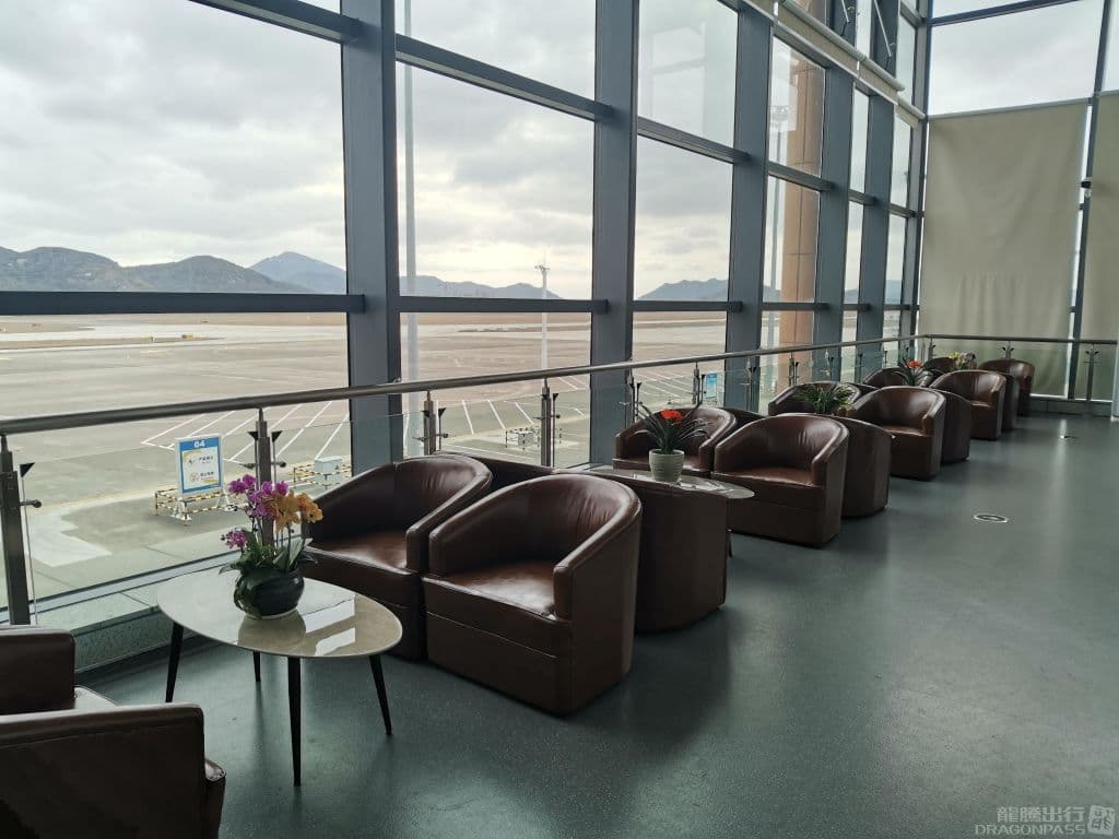 First Class Lounge - 4