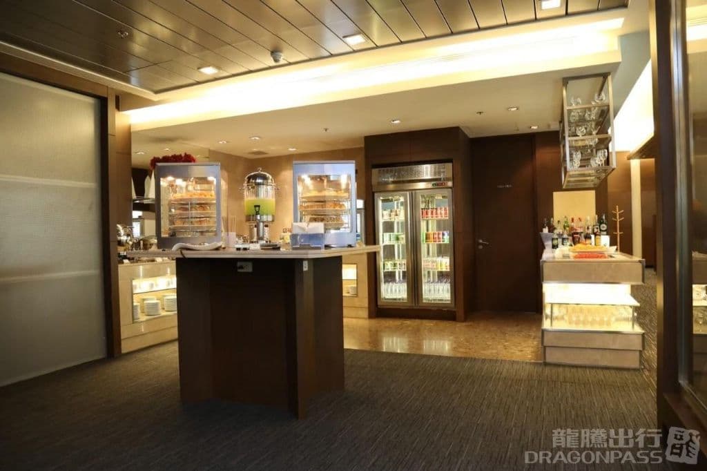 Miracle First Class Lounge - 1