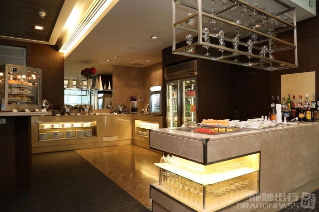 Miracle First Class Lounge - 4