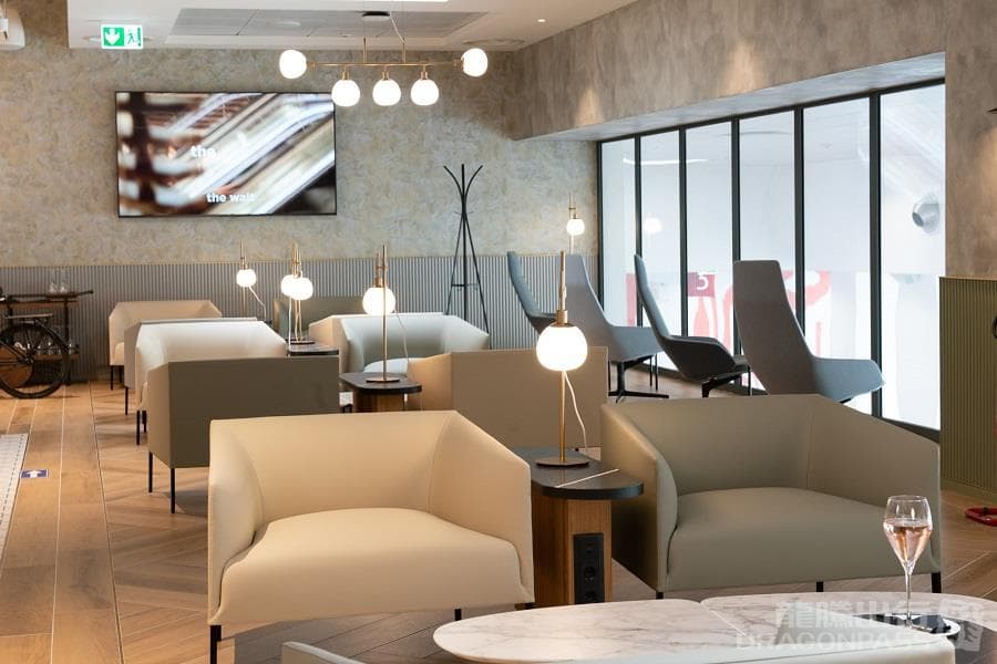 HelloSky VIP Lounge - 3