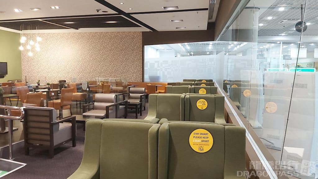 Premium Lounge - 3