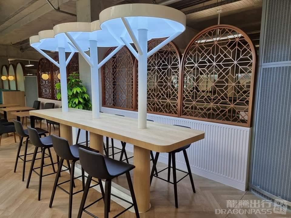 Miracle Lounge - 1