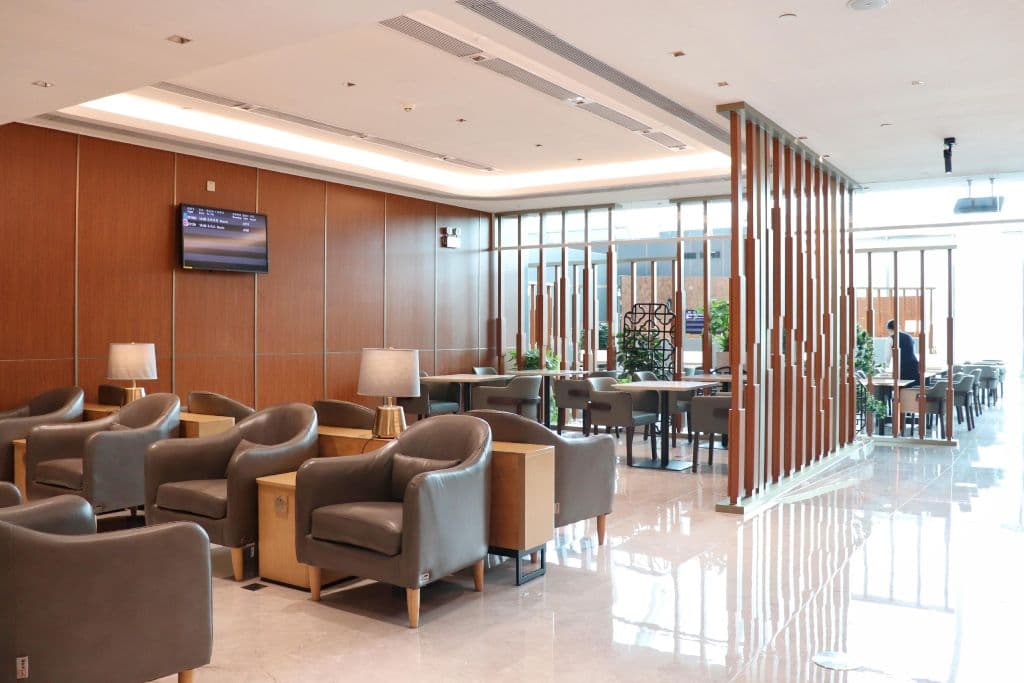 Premium Lounge - 4