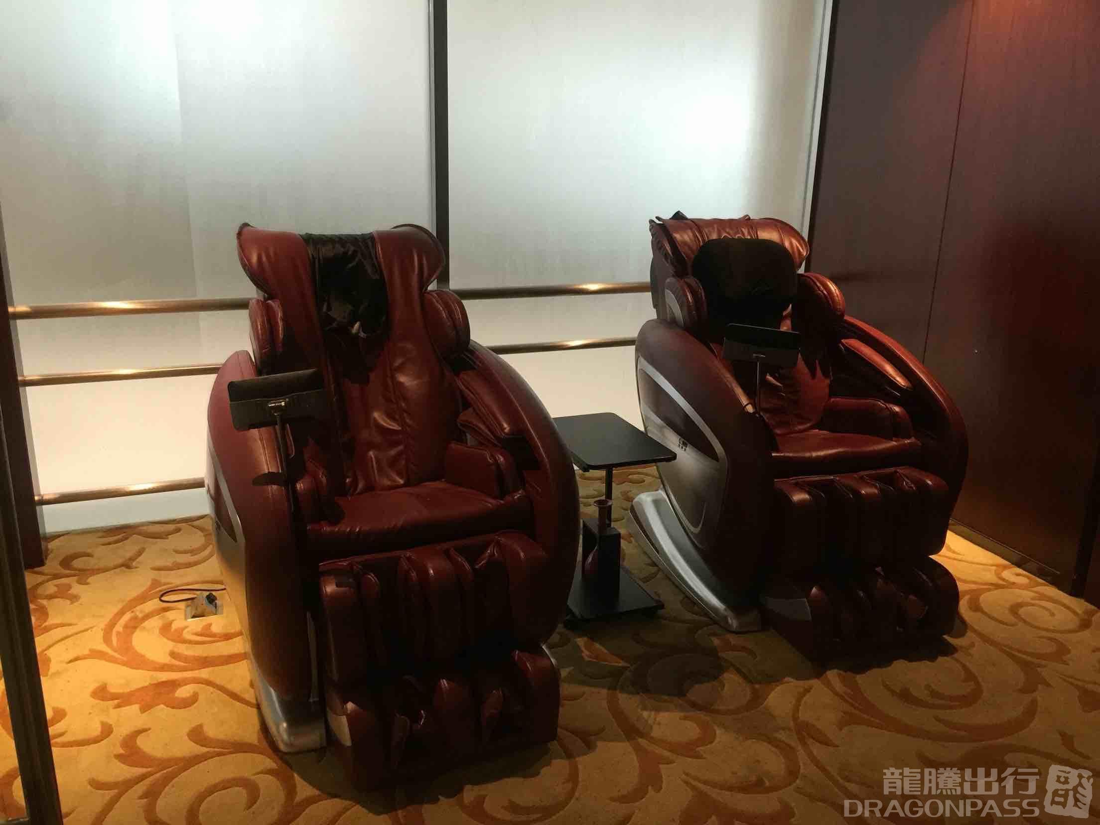 V1 First Class Lounge - 3