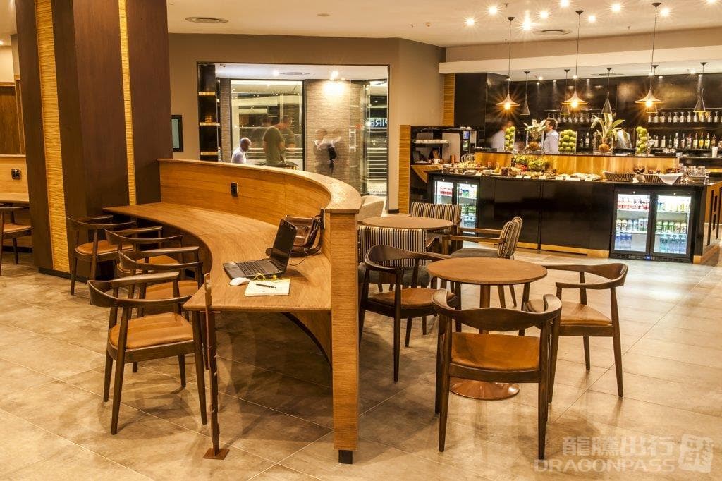 Aspire Airport Lounge - 4