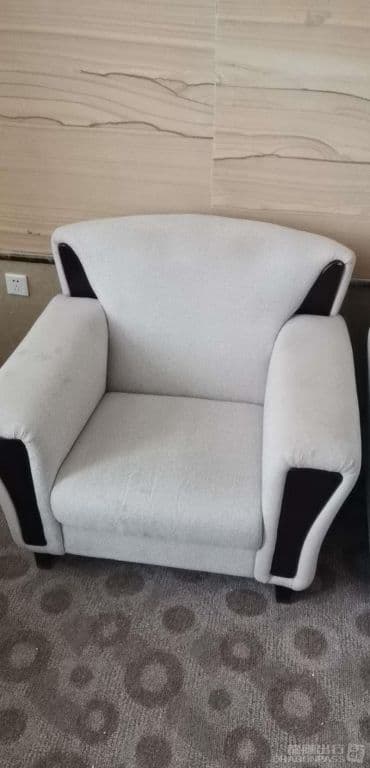 First and Business Class Lounge - 4