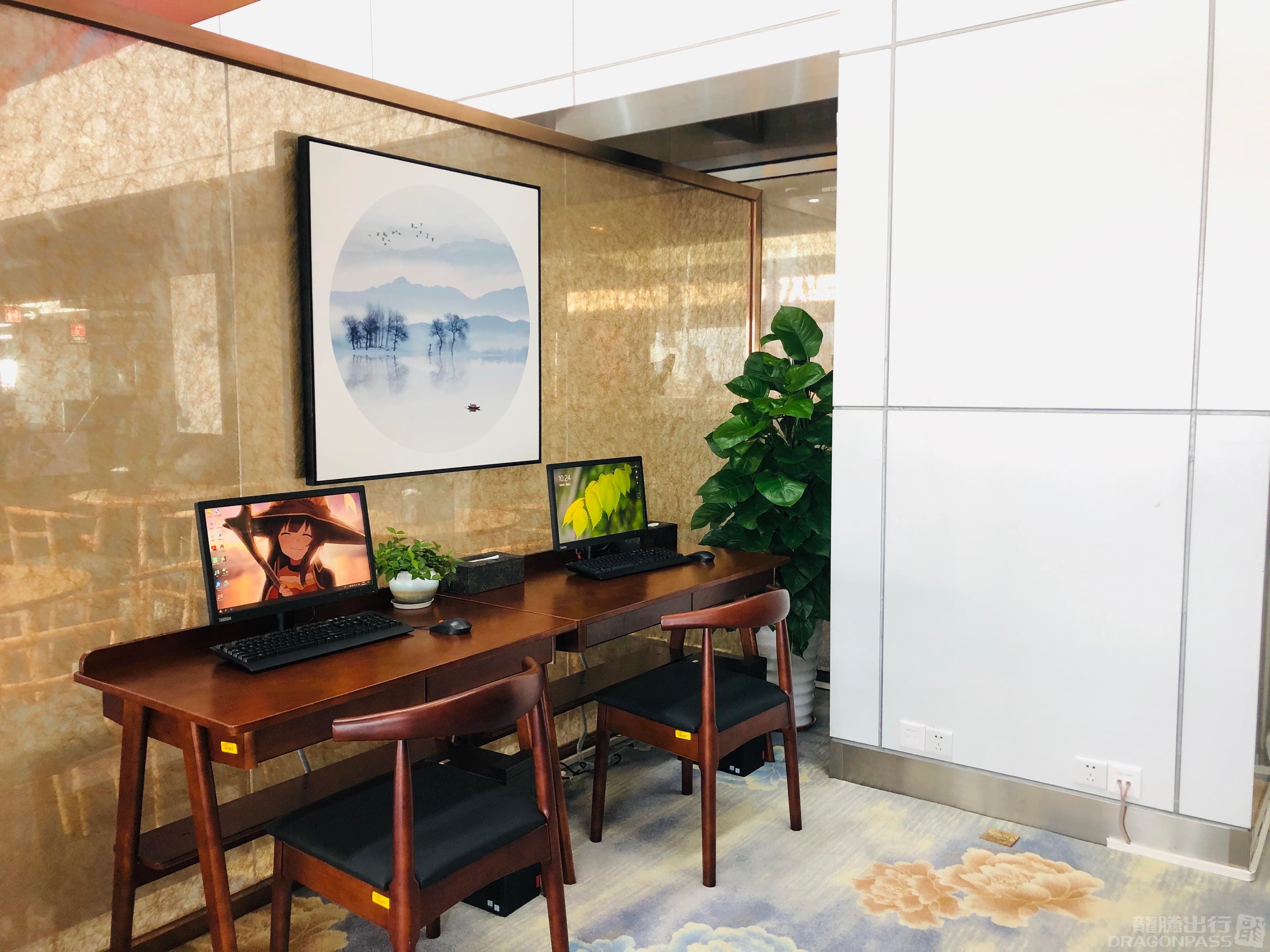 First Class Lounge (East Gallery) - 4
