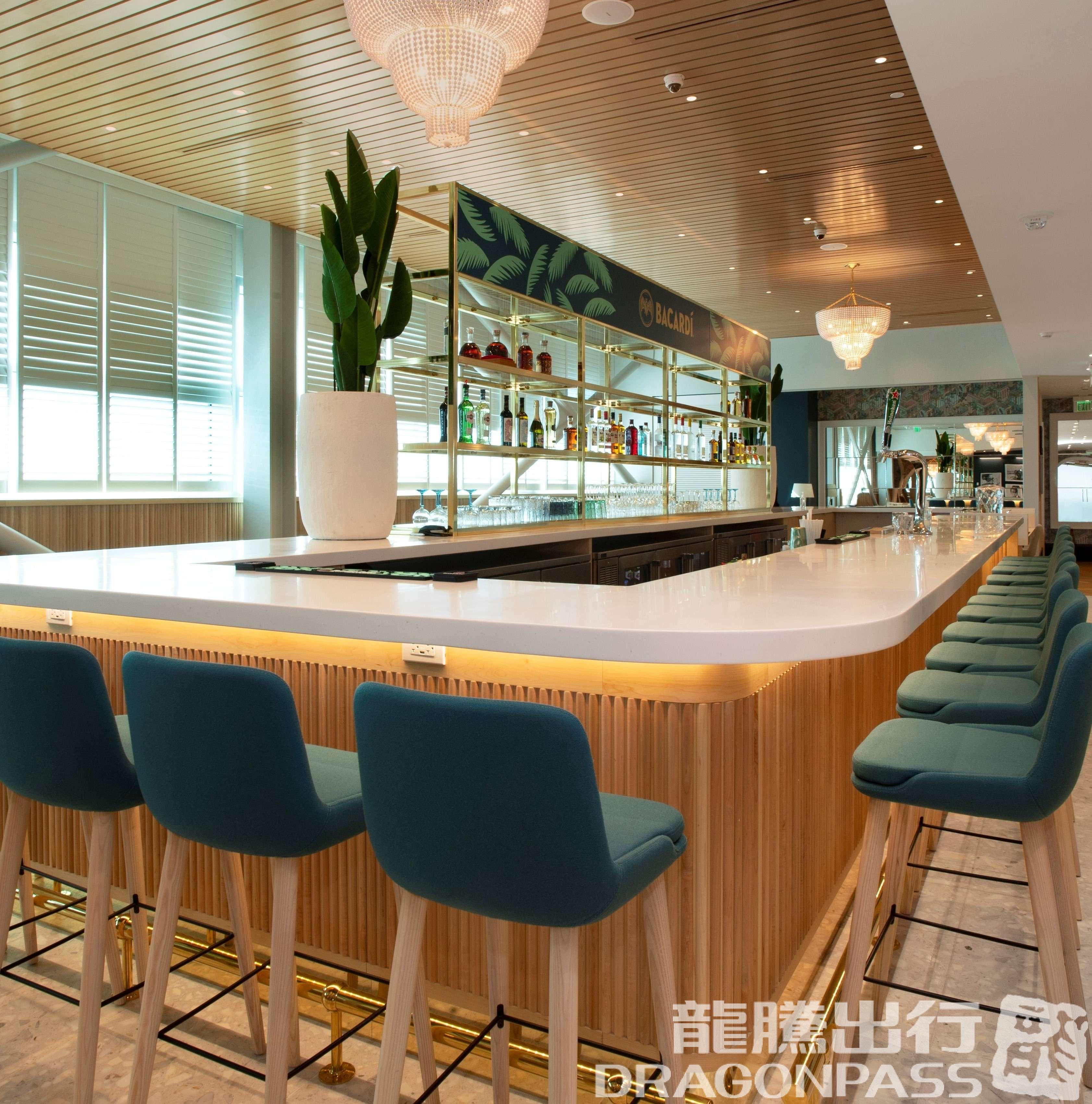 Primeclass Lounge - 1