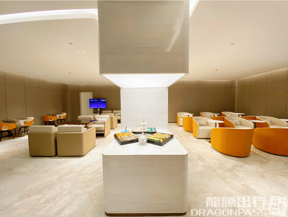 Business Lounge 3 (T2 - Intl) - 1