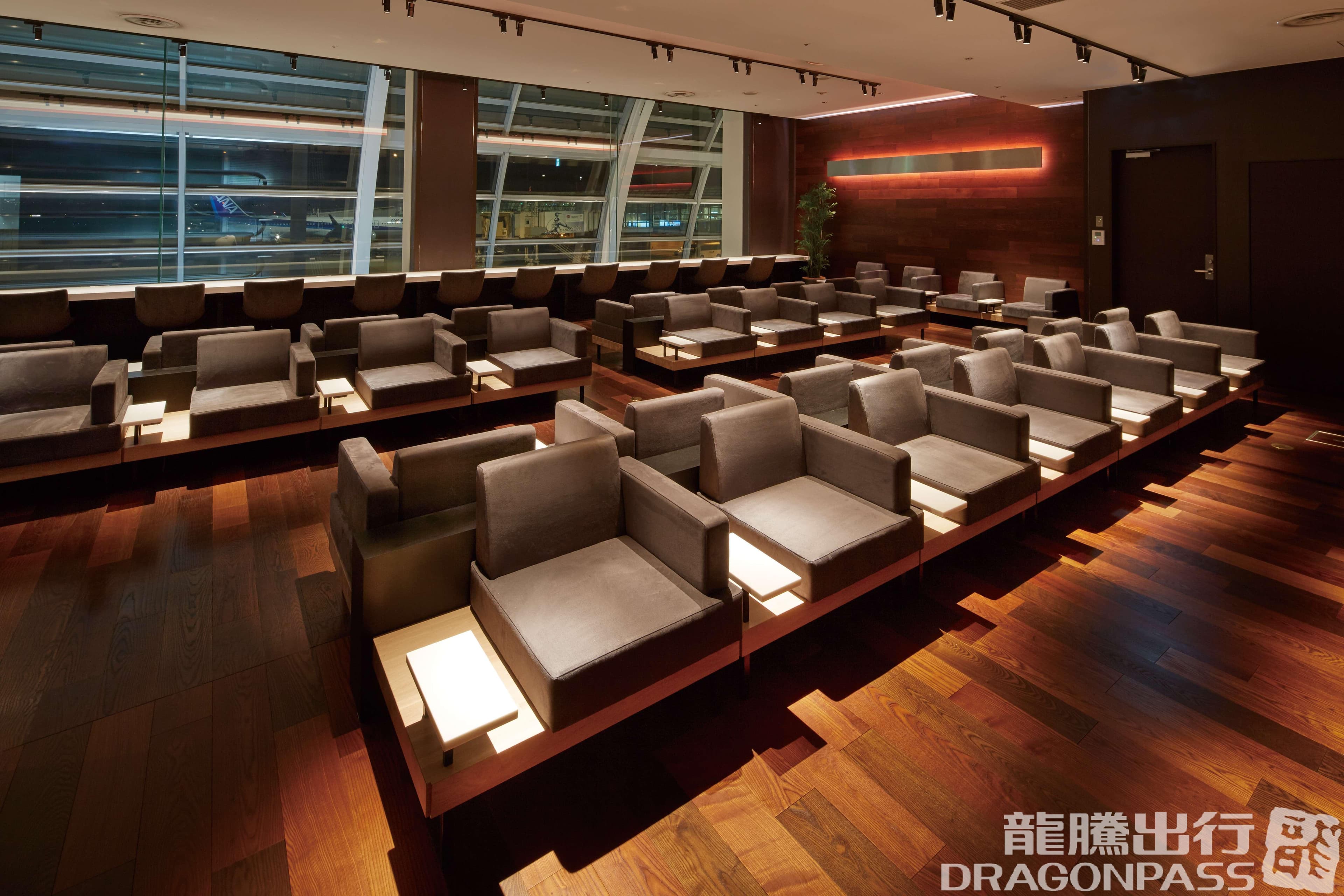 AIRPORT LOUNGE (South) - 2