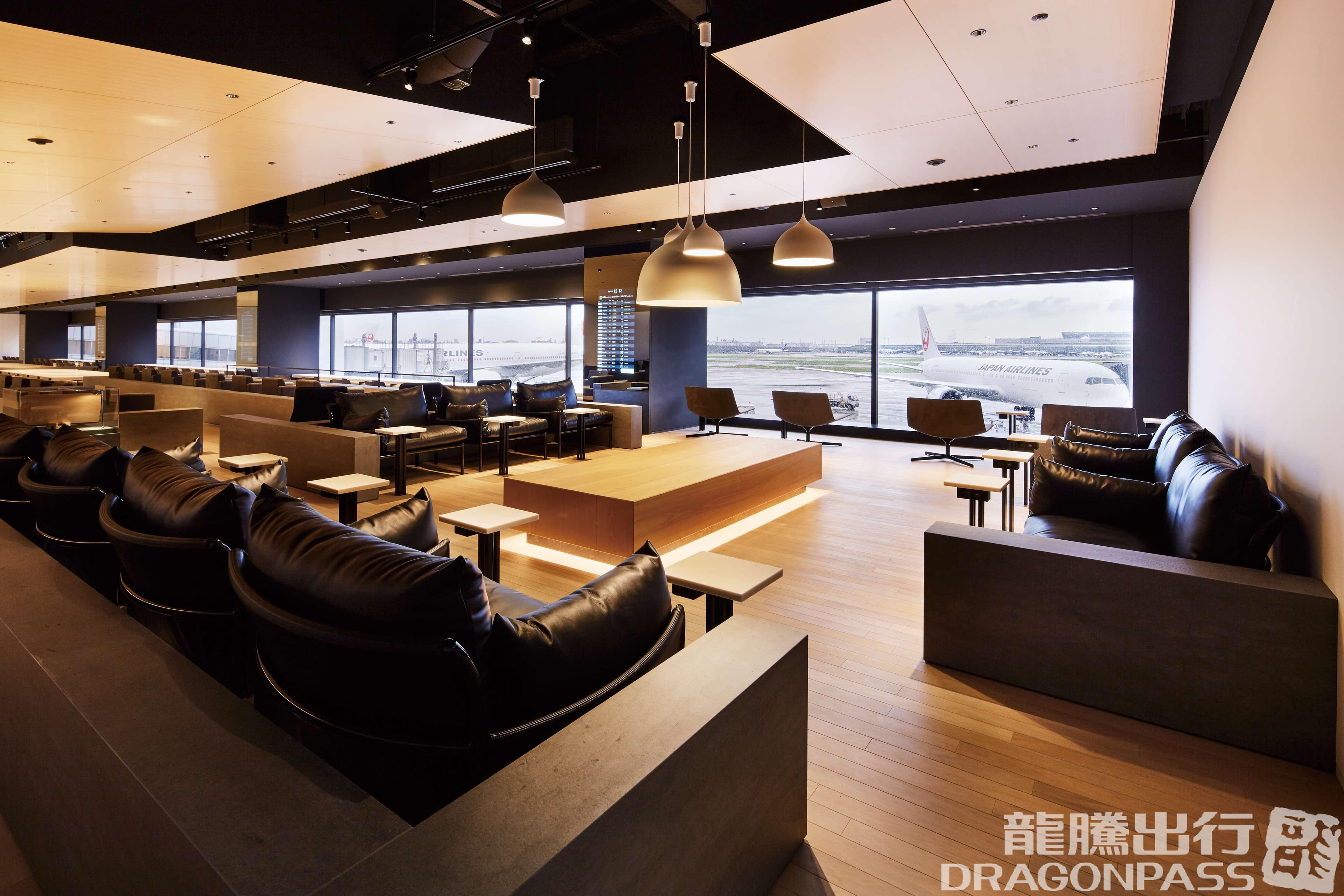 POWER LOUNGE NORTH (T1) - 1
