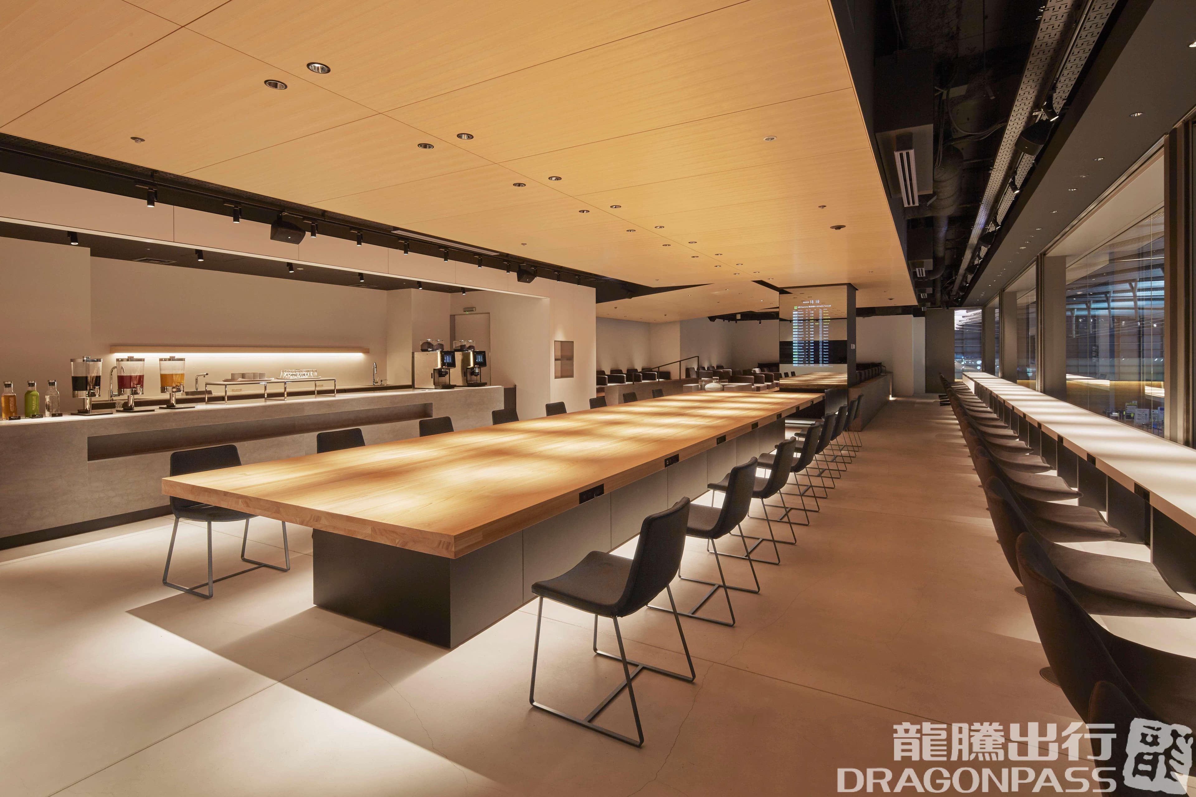 POWER LOUNGE CENTRAL(T2) - 3