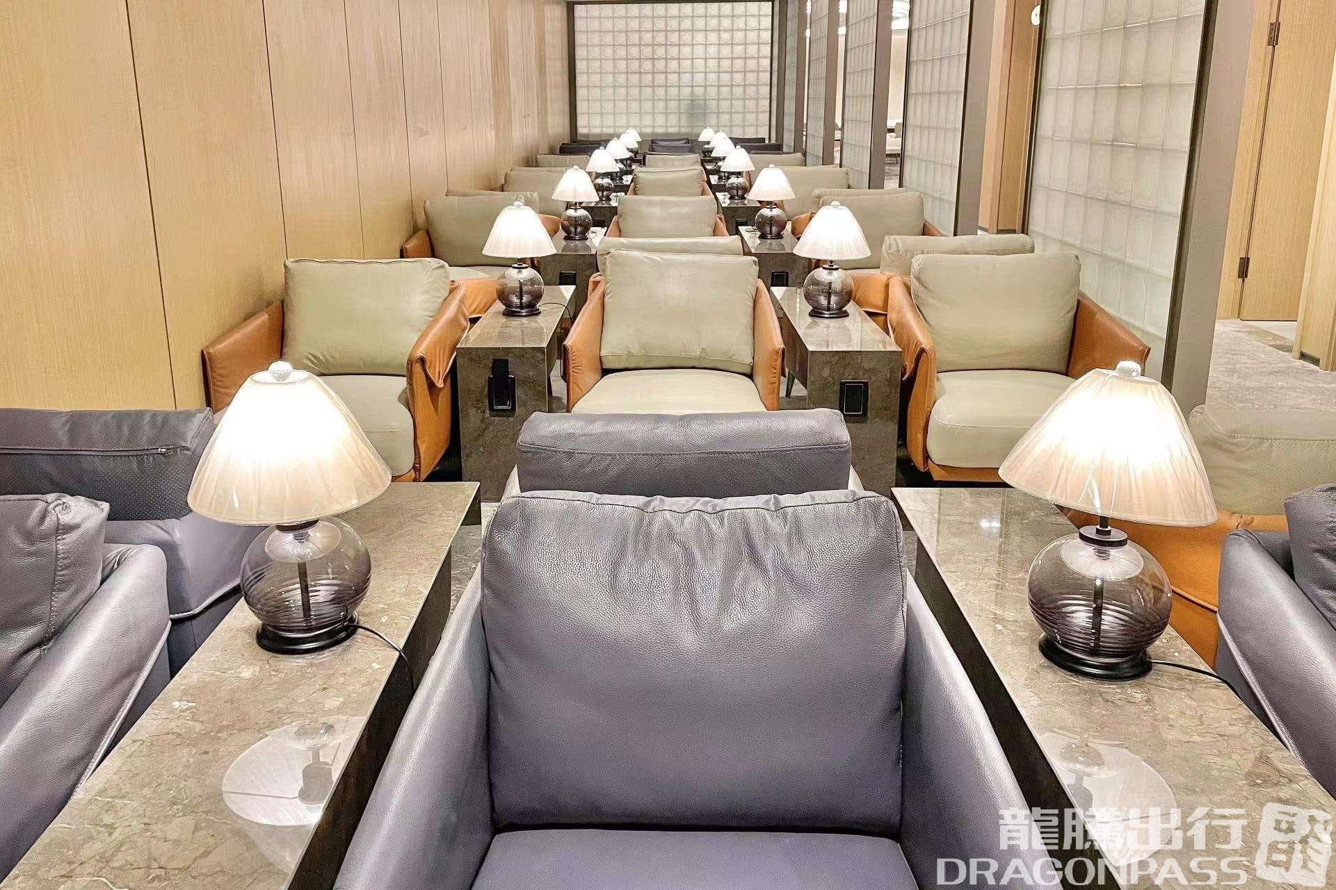 VIP Lounge 16 - 2