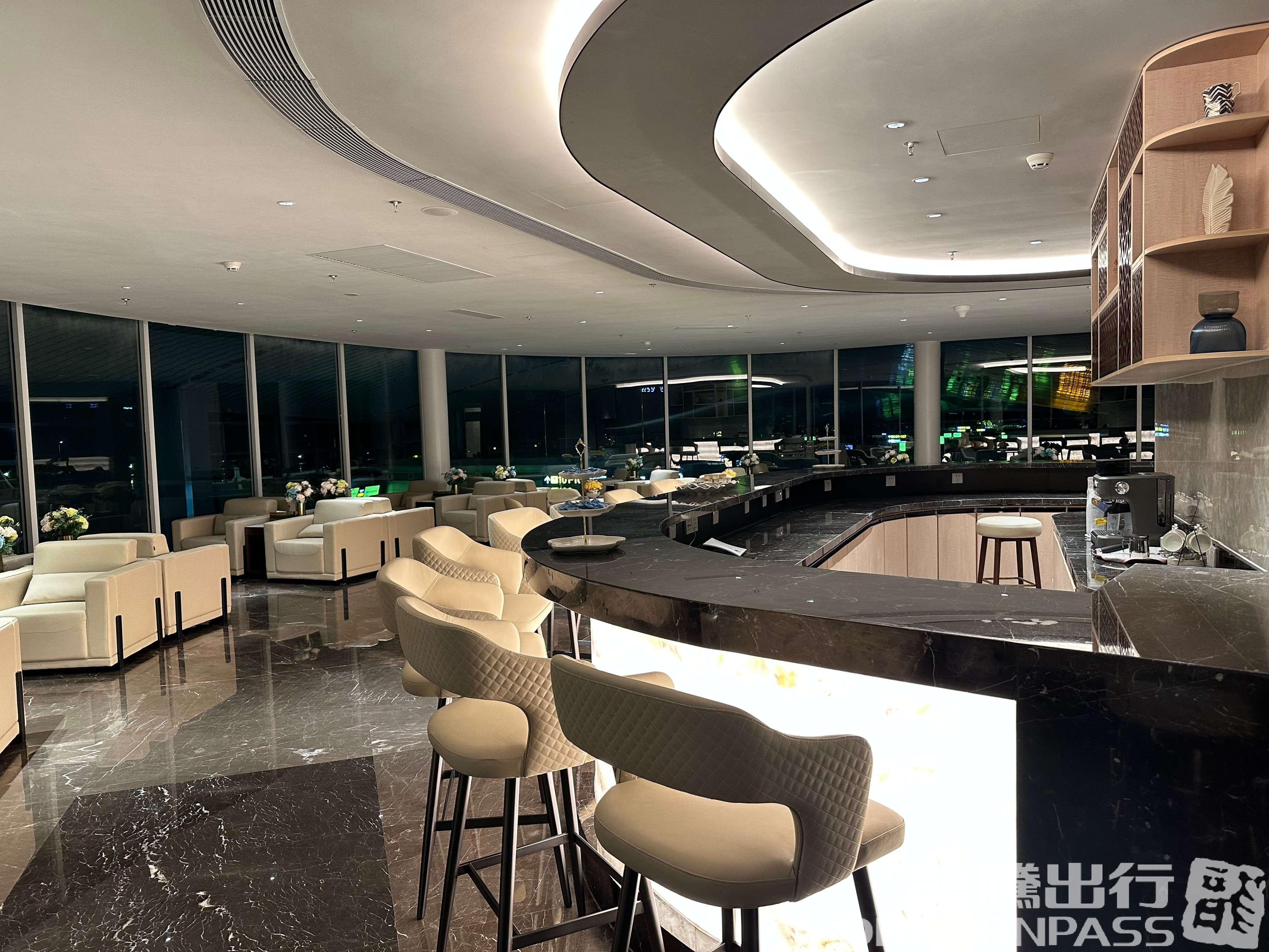 First Class Lounge - 2