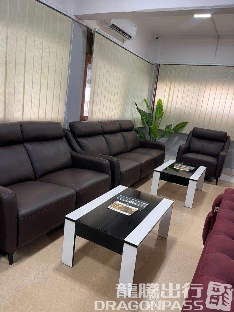 The Premium Lounge - 1