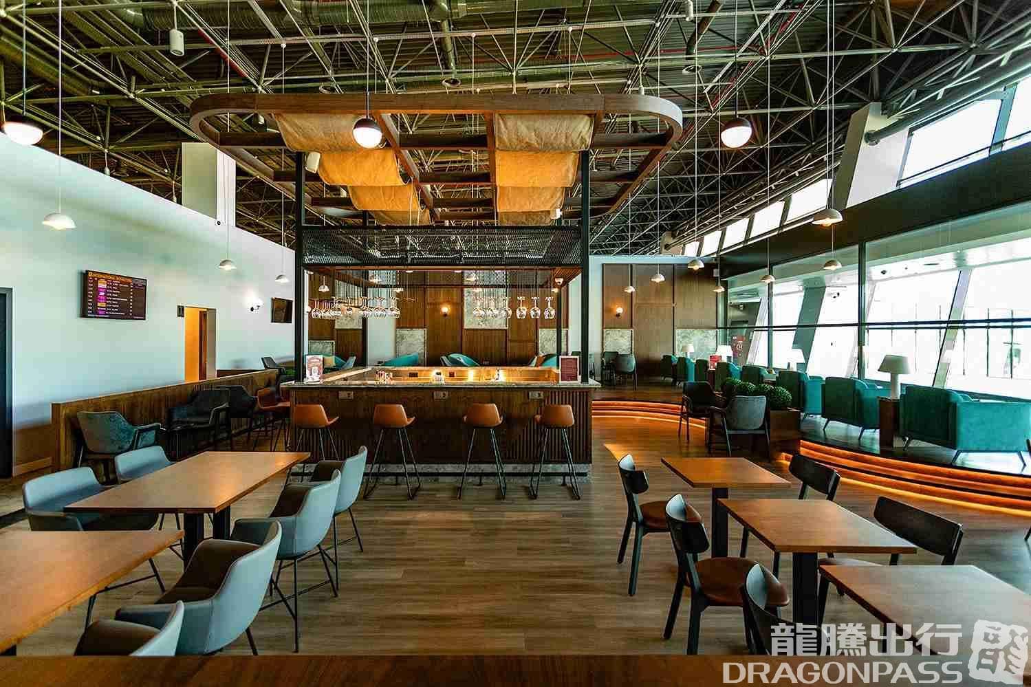 Primeclass Business Lounge - 2