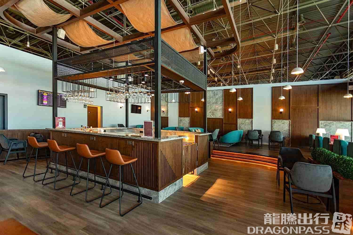 Primeclass Business Lounge - 3