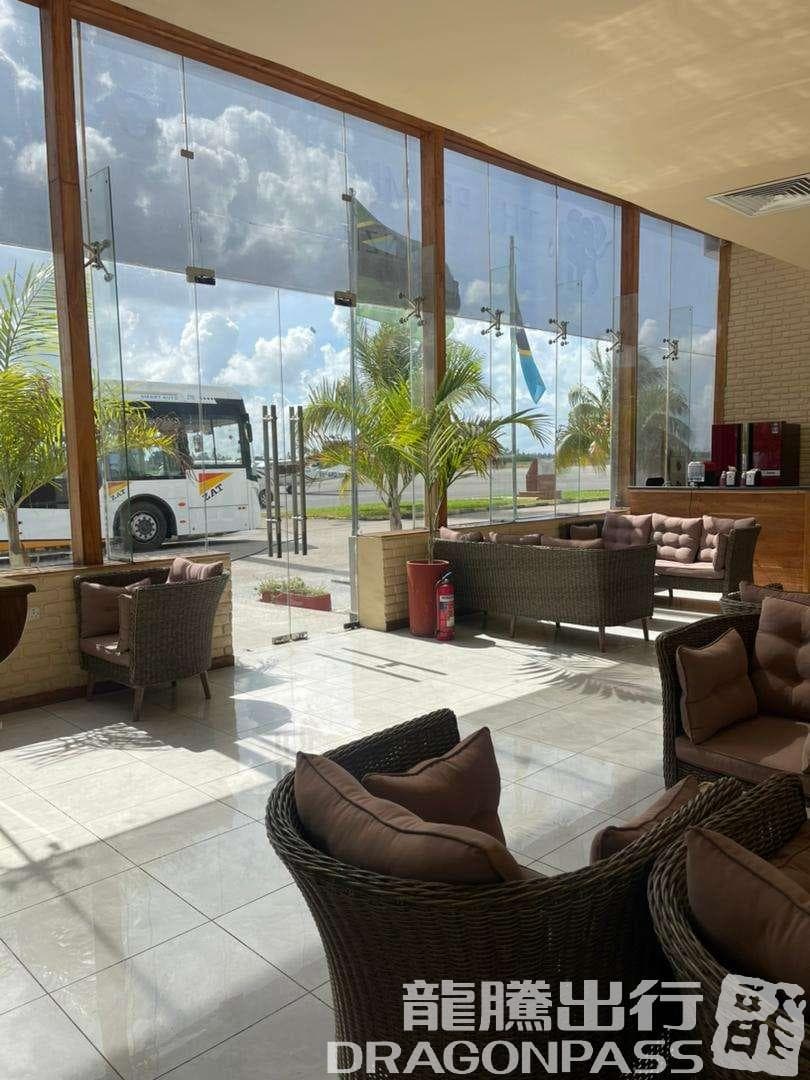The Premium Lounge - 4