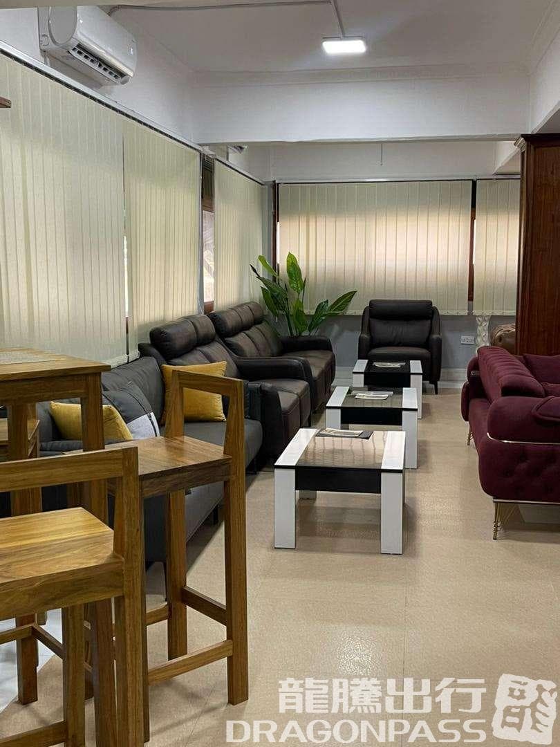 The Premium Lounge - 3