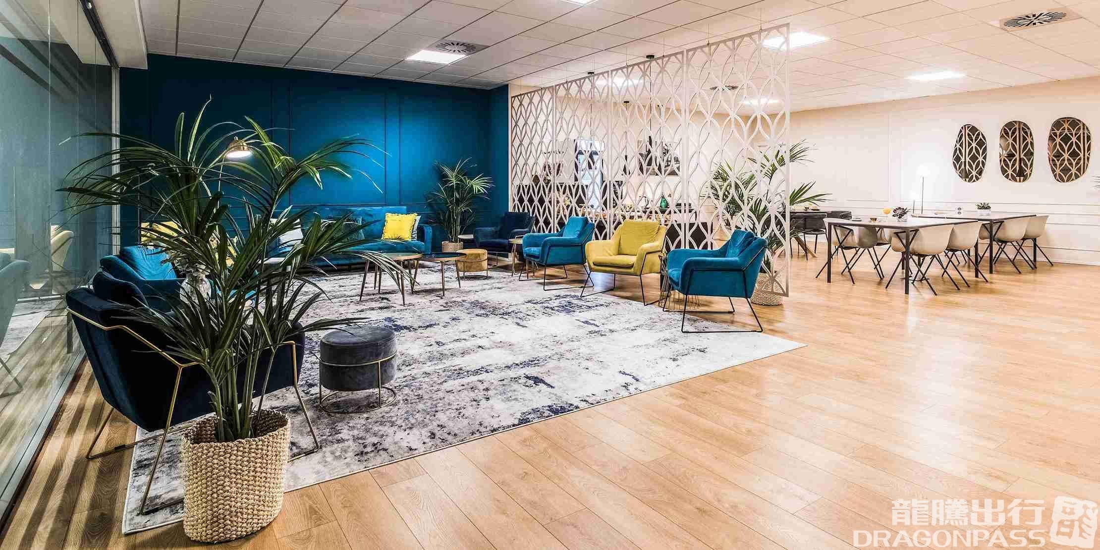 Sleep & Fly Business Center - 1